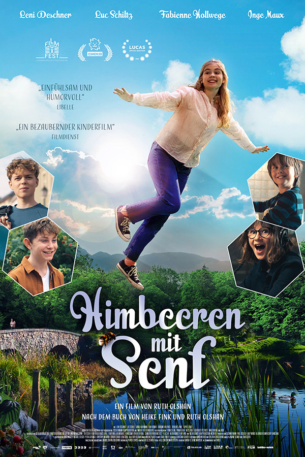 Offizielles Filmplakat "Himbeeren mit Senf", darauf zu sehen ein fliegendes Mädchen über einem Gewässer. Links und rechts in kleinen Kacheln sind andere handelnde Personen zu sehen.